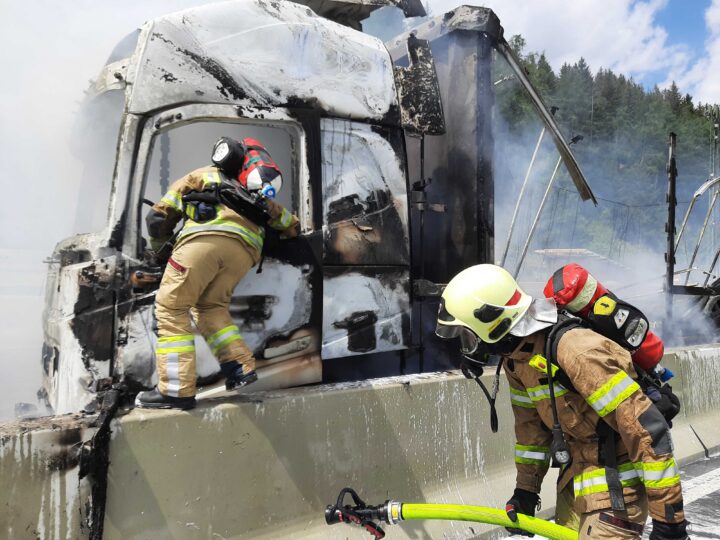 LKW Brand auf der A13